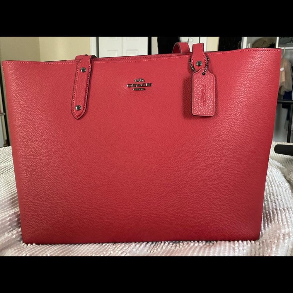 Coach central tote with zip